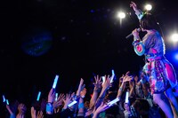 「YOUTOPIA TOUR」大阪・ユニバース公演の様子。（Photo by shinz）