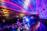 「YOUTOPIA TOUR」大阪・ユニバース公演の様子。（Photo by shinz）