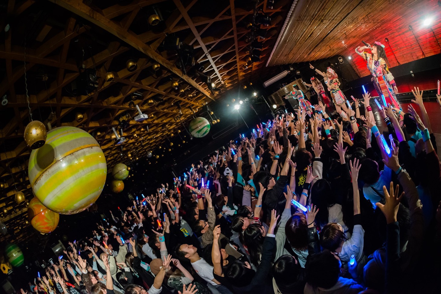 「YOUTOPIA TOUR」大阪・ユニバース公演の様子。（Photo by shinz）