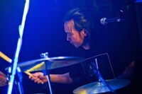 藤田勇（Dr）（撮影：井野友樹）