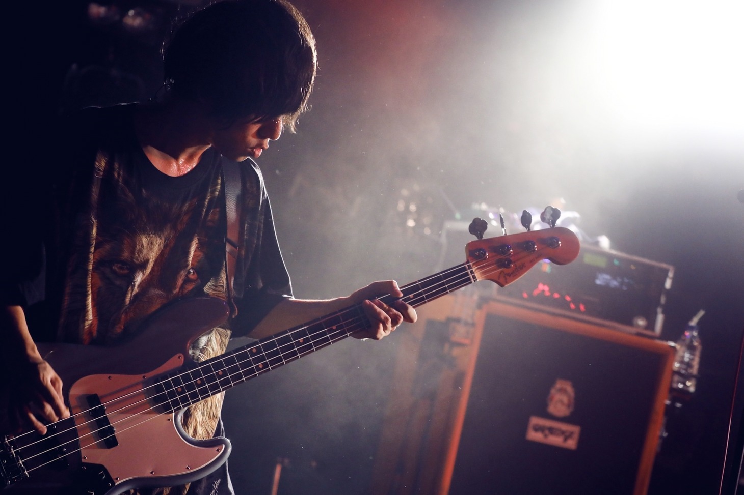 首藤義勝（Vo, B）（撮影：後藤壮太郎）