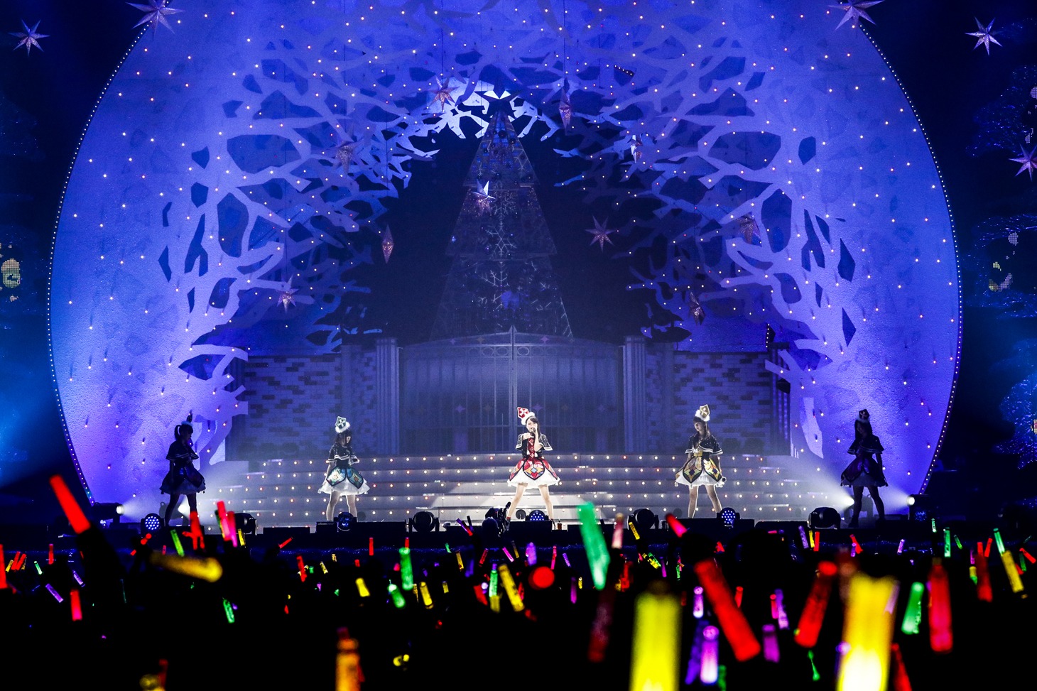 「ももいろクリスマス 2017 ～完全無欠のElectric Wonderland～」さいたまスーパーアリーナ公演の様子。（Photo by HAJIME KAMIIISAKA+Z）