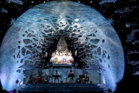 「ももいろクリスマス 2017 ～完全無欠のElectric Wonderland～」さいたまスーパーアリーナ公演の様子。（Photo by HAJIME KAMIIISAKA+Z）