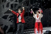 山寺宏一と百田夏菜子。（Photo by HAJIME KAMIIISAKA+Z）