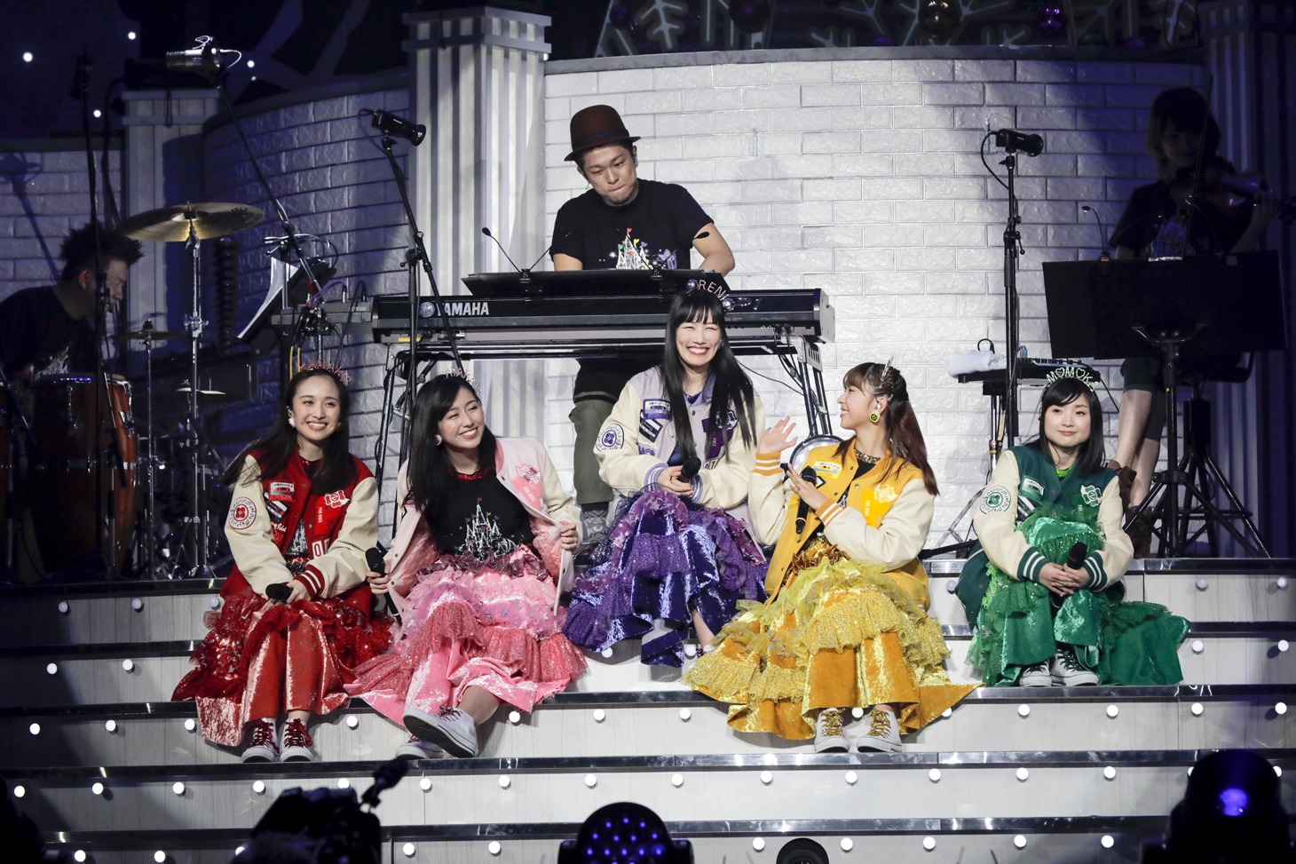 ももいろクローバーZ（Photo by HAJIME KAMIIISAKA+Z）