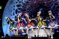 ももいろクローバーZ（Photo by HAJIME KAMIIISAKA+Z）