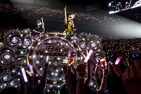 「ももいろクリスマス 2017 ～完全無欠のElectric Wonderland～」さいたまスーパーアリーナ公演の様子。（Photo by HAJIME KAMIIISAKA+Z）