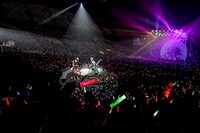 「ももいろクリスマス 2017 ～完全無欠のElectric Wonderland～」さいたまスーパーアリーナ公演の様子。（Photo by HAJIME KAMIIISAKA+Z）