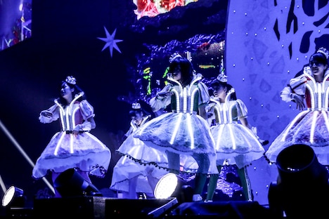 ももいろクローバーZ（Photo by HAJIME KAMIIISAKA+Z）