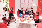 左から井上小百合、秋元真夏、若月佑美、白石麻衣、高山一実、西野七瀬。
