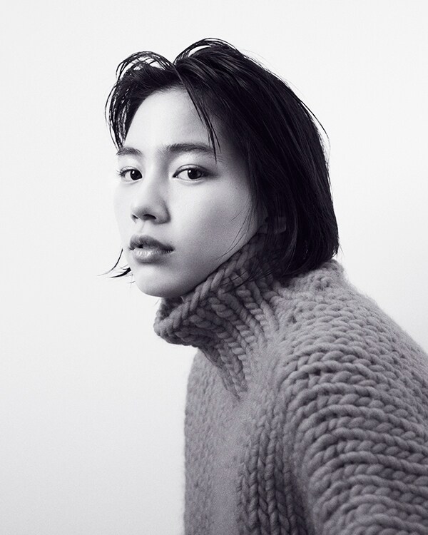 のん「SWITCH」に登場、“7つの顔”を7人の写真家が撮り下ろし