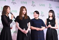 左から桜井玲香、松村沙友理、富田望生、生田絵梨花。