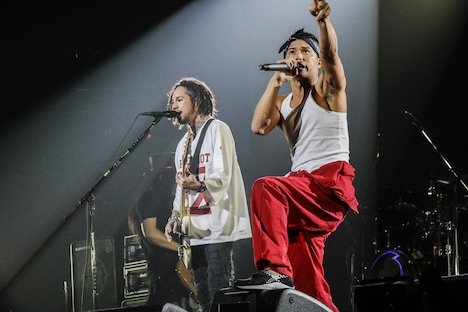 左からJESSE（Vo, G）、市原隼人。（Photo by RIZE IS BACK OFFICIAL）