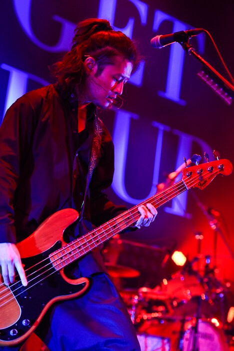 磯部寛之（B, Cho）（撮影：河本悠貴）