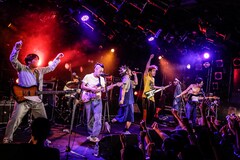 6人体制でも臨機応変、どついたるねんのメジャー初フリーワンマン