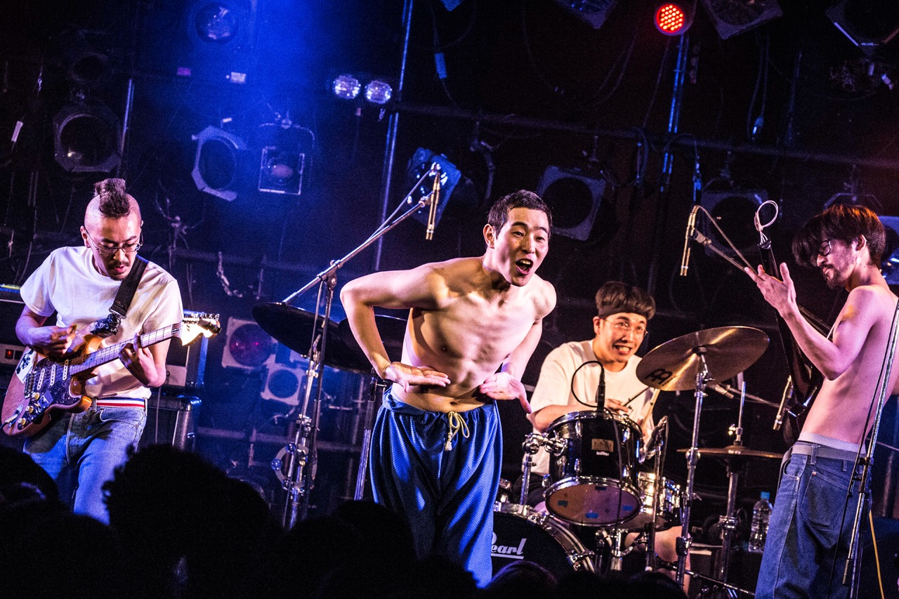 どついたるねん「どついたるねん シングル発売記念 渋谷クアトロ無料ライブ ～ガチ☆BOY～」の様子。（Photo by yuka jonishi）