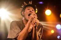 ワトソン（Vo, Dr）（Photo by yuka jonishi）