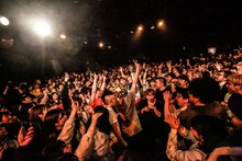 フロアに降りるどついたるねん。（Photo by yuka jonishi）