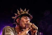 ワトソン（Vo, Dr）（Photo by yuka jonishi）