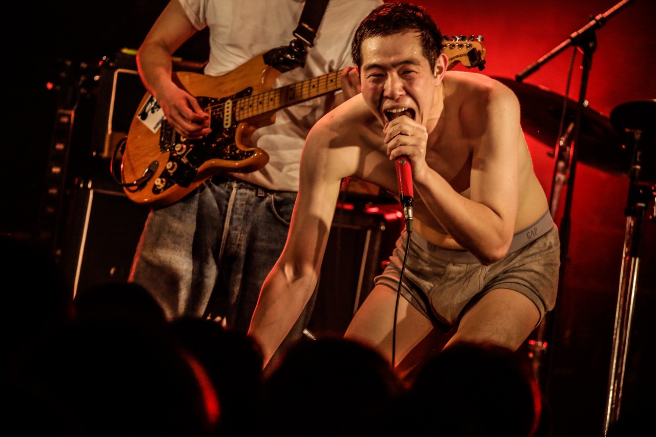 ワトソン（Vo, Dr）（Photo by yuka jonishi）
