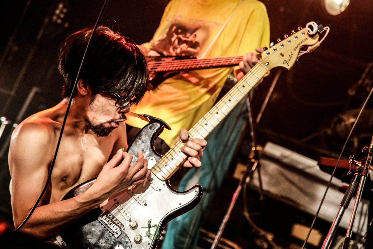 DaBass（B, G, Key, Vo）（Photo by yuka jonishi）