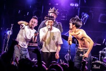 どついたるねん「どついたるねん シングル発売記念 渋谷クアトロ無料ライブ ～ガチ☆BOY～」の様子。（Photo by yuka jonishi）