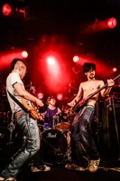 左からうーちゃん、ワトソン、DaBass。（Photo by yuka jonishi）