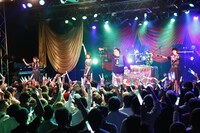 Negiccoとサイプレス上野とロベルト吉野。（撮影：中島たくみ）