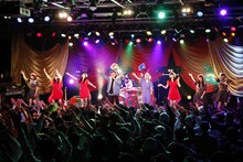 「サ上とロ吉とセイヤ！セイヤ！セイヤ！」の様子。（撮影：中島たくみ）