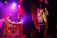 サイプレス上野とロベルト吉野（撮影：中島たくみ）