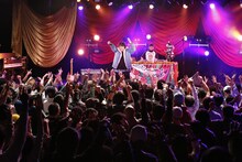 「サ上とロ吉とセイヤ！セイヤ！セイヤ！」の様子。（撮影：中島たくみ）