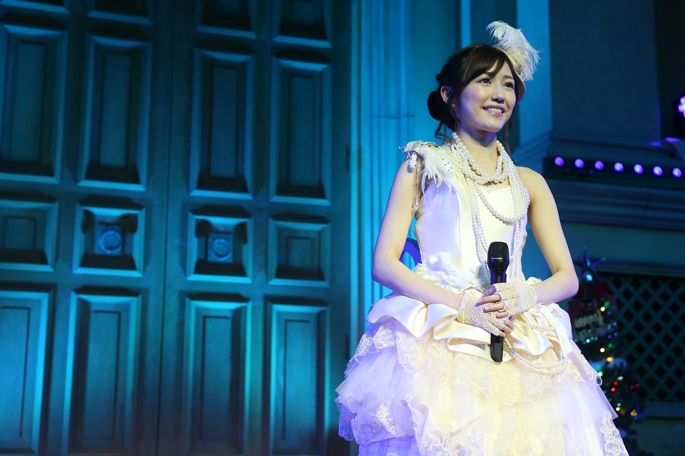 渡辺麻友、5年ぶりの“ネジ付き衣装”でミニライブ「忘れられない1