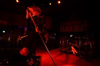 ASH DA HERO「ASH DA HERO 2nd Anniversary Live BABIES NIGHT 2017 powered by SKIYAKI TICKET」の様子。（撮影：前田俊太郎）