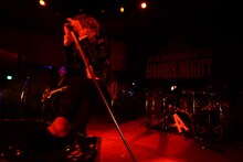 ASH DA HERO「ASH DA HERO 2nd Anniversary Live BABIES NIGHT 2017 powered by SKIYAKI TICKET」の様子。（撮影：前田俊太郎）