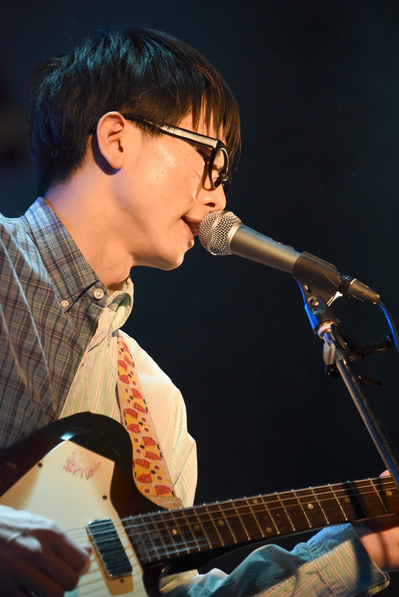 桃野陽介（G, Vo）