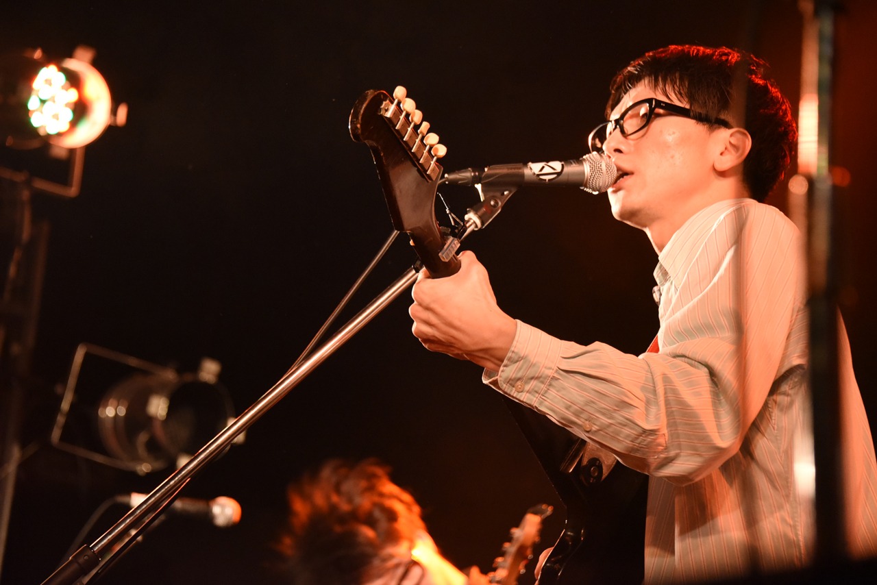桃野陽介（G, Vo）