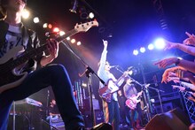 モノブライトTOUR2017「monobright × MONOBRIGHT × モノブライト 2007-2017」最終公演の様子。