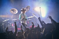 THE WILLARD「Day To Raise A Champagne Toast -Congrats! 35th Romancers Voyage & Christmas-」の様子。（撮影：野田雅之）