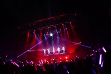 PrizmaXのライブの様子。（撮影：笹森健一）