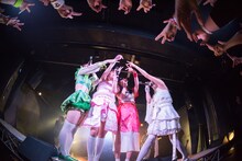 ぜんぶ君のせいだ。「みんなごとTOUR 2017～2018」大阪・SUNHALL公演の様子。（撮影：関上貴也）