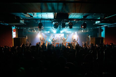 BILLIE IDLE「BILLIE IDLE presents LAST CHRISTMAS」の様子。（写真提供：オツモレコード）