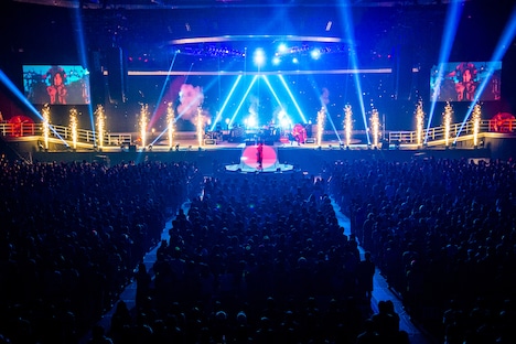 GLAY「GLAY ARENA TOUR 2017 "HAKODATE WINTERDELICS"」の様子。