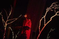 内田万里（Vo, Key）(撮影：中島未来)