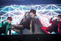 「BREAK OFF」のワンシーン。（撮影：米山三郎、深野輝美）