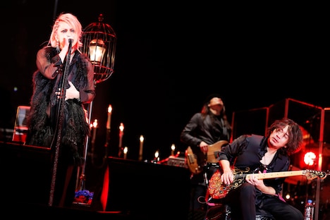 左からHYDE、Ken。