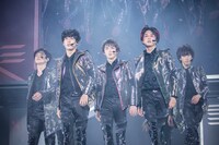 「The End For Beginning」のワンシーン。（撮影：米山三郎、深野輝美）