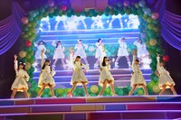 ときめき▽宣伝部「ときめき▽宣伝部のどきどき▽クリスマスパーティーvol.3」東京・日本青年館ホール公演の様子。