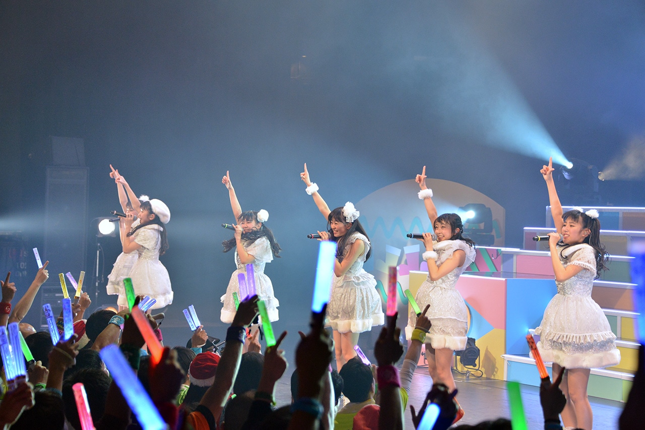 ときめき▽宣伝部「ときめき▽宣伝部のどきどき▽クリスマスパーティーvol.3」東京・日本青年館ホール公演の様子。