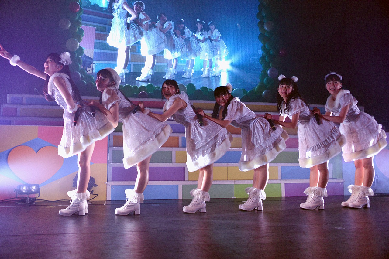 ときめき▽宣伝部「ときめき▽宣伝部のどきどき▽クリスマスパーティーvol.3」東京・日本青年館ホール公演の様子。