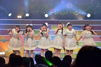 宣伝部員に「メリークリスマス！」と叫ぶときめき▽宣伝部。